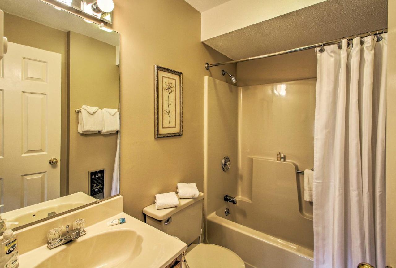 Lincoln Resort Condo With Pool Access - Near Hiking! Exteriör bild